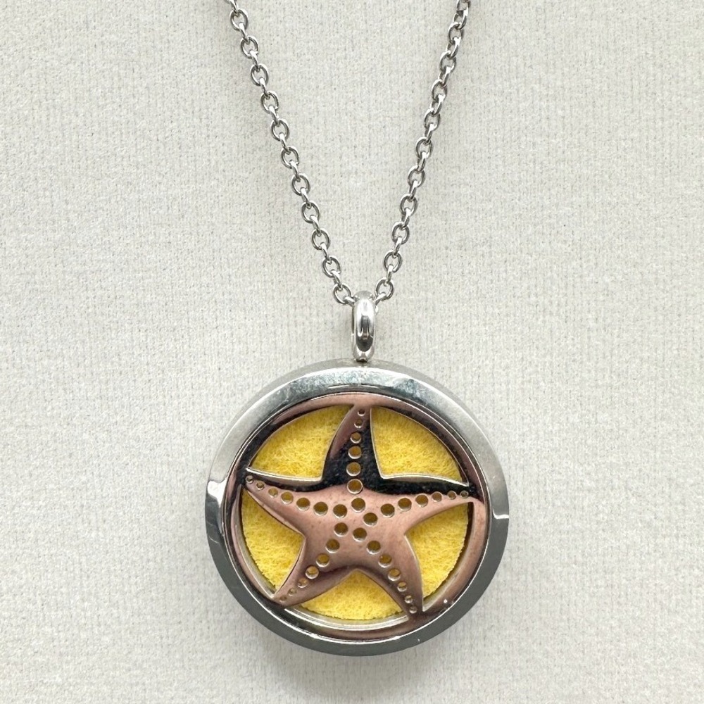 VTG Starfish Locket Pendant Necklace Diffuser 23 in Silver Tone Nautical Jewelry